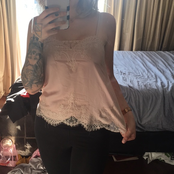 Cream / baby pink laced tank top - Picture 2 of 3